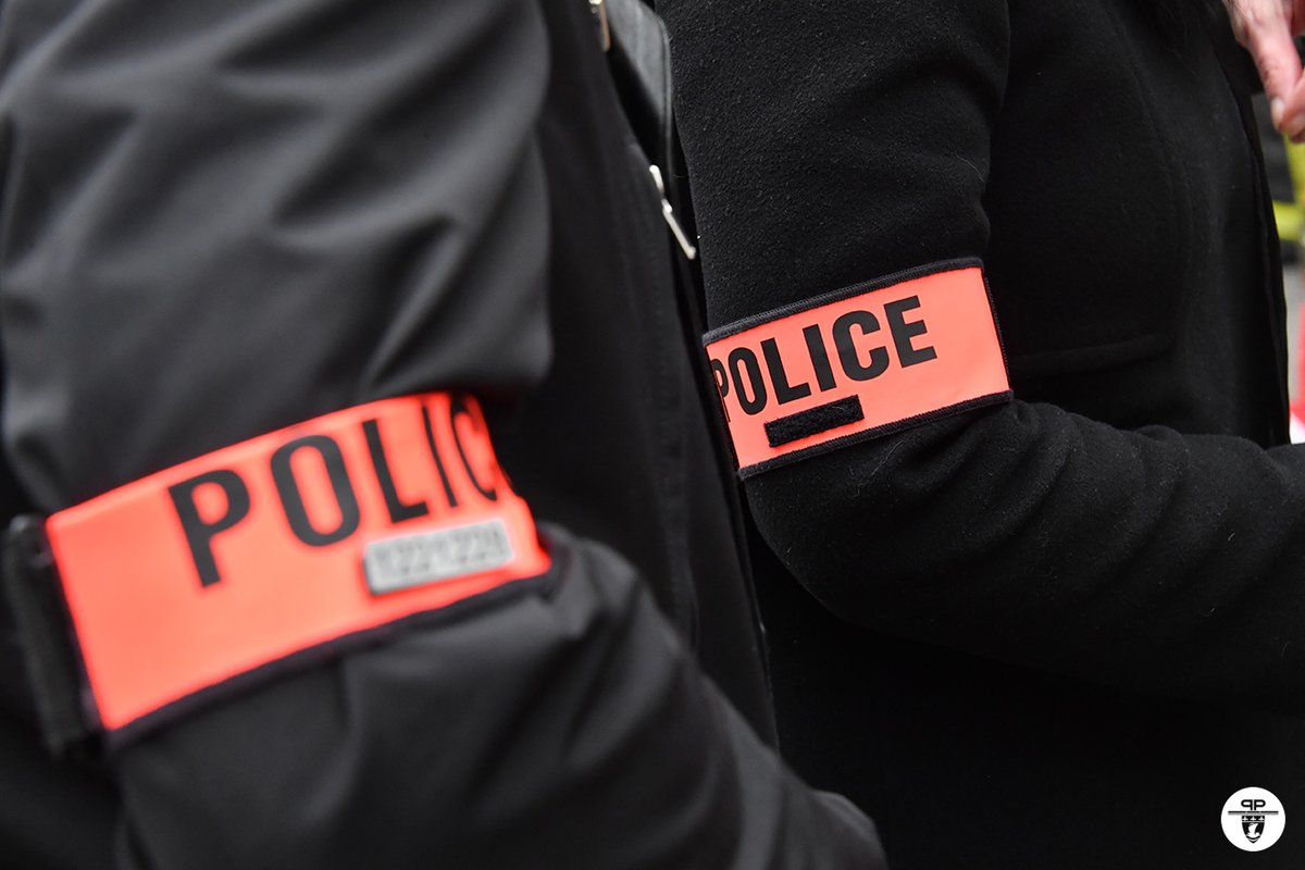 prefpolice's tweet photo. Démantèlement d'un réseau de fraudes aux données bancaires par la #BFMP et le #GIR75 :
🔵 Préjudice minimum 1,4 millions d'€
🔵 Saisie de 45 000€ en 💸 et d'objets de luxe
↪️ 11 interpellations.
⚠️ Ne divulguez pas vos coordonnées bancaires ou informations perso par téléphone. https://t.co/0aRBjt9ZaW