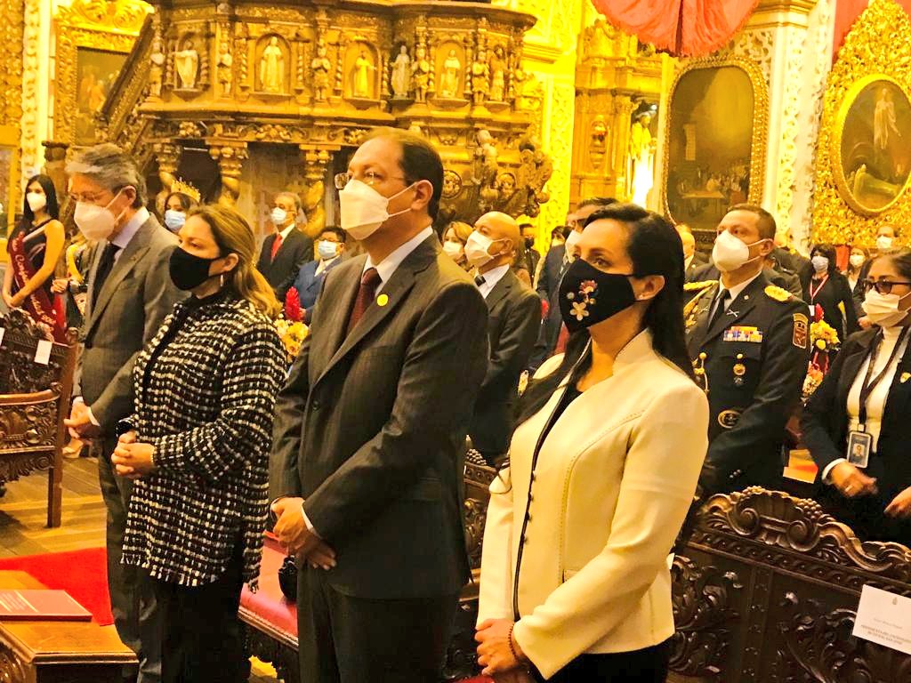 DefensaEc's tweet photo. Tedeum|
El ministro de Defensa Nacional Grab. (S.P) Luis Hernández, junto al Presidente @LassoGuillermo, y al #MandoMilitar de @FFAAECUADOR participaron en la misa de celebración en la Iglesia de Nuestra Señora de La Merced, al conmemorar 487 años de Fundación de #Quito. https://t.co/ZQq1D8kjv9