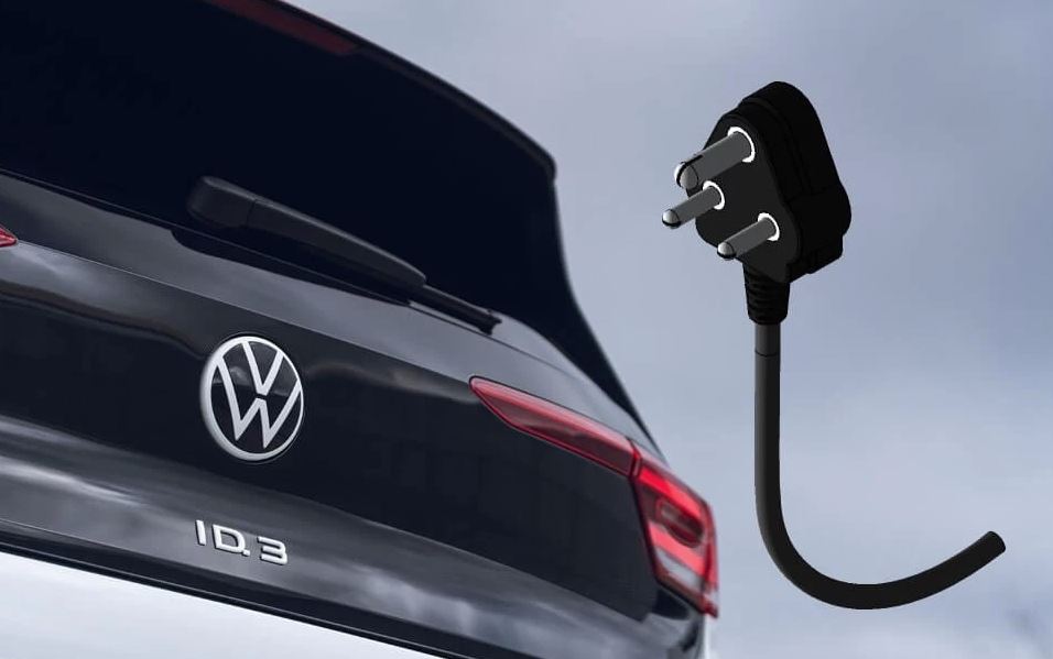 TopCharger's tweet photo. Using a 3-pin plug to charge an electric car at home

A 3-pin plug charges at 2.3kW, adding up to 8 miles of range per hour. For example, charging a 42.2kWh battery from 0-100% would take 18 hours 35 minutes. 

https://t.co/JeiBVenrHN

#3pin #evcharging #homecharger https://t.co/06ZCLLMRAP