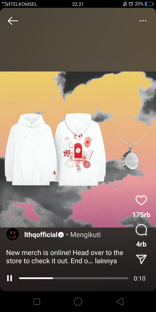 Iadorelouis3's tweet photo. OMG, we are all in an uproar now, hypnotized by #LouisTomlinson 's merch. Please my brain still can't process all of this. help ππππ
#LouisMerch
#LT2iscoming
#FaithInTheFuture https://t.co/6PtQ2XLpnh