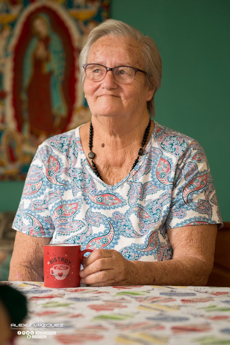 alexisvazquezpr's tweet photo. Familia! 📸💖
#AlexisVazquezPR #AlexisPR #NikonD800 #portraits #PuertoRico #casual #outdoors #happy #abuela #grandma #chuleria #gentechula #amorverdadero #alcagueta #love #cafe https://t.co/bIShZ2xAap