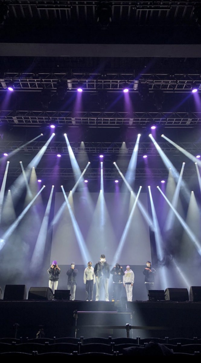 mang_o__'s tweet photo. 뭐야 인스타 알람 안와 ... 보니까 또 다시 떨리네 🥺🤍🤍 https://t.co/JXLaY2BzBp