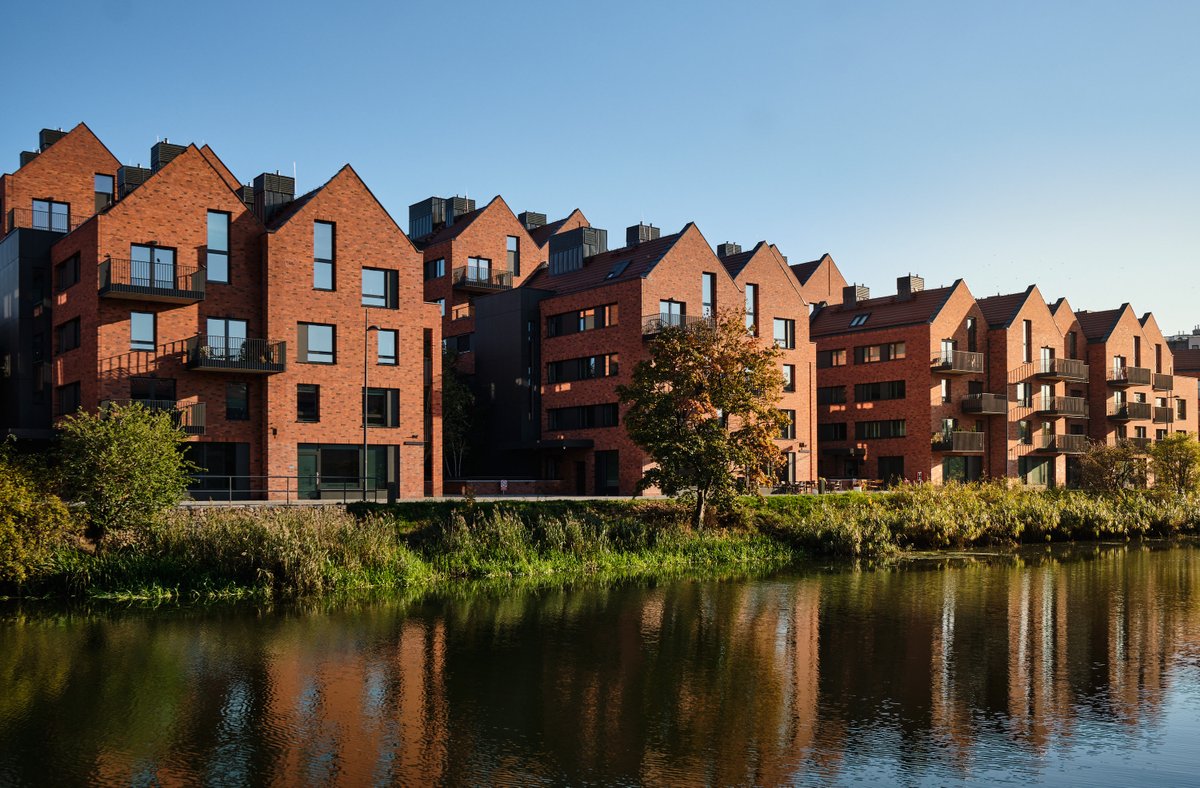 APAwoj's tweet photo. Riverview in #Gdańsk, #Poland (designed by APA Wojciechowski #Architects for Vastint Poland). Photo: Rafał Kłos.

#Riverview #residentialdesign @VastintEurope #APAWojciechowski #Vastint #residential #nieruchomości #apartamenty #mieszkania #Trójmiasto #architektura #realestate https://t.co/xMhfqim0kD