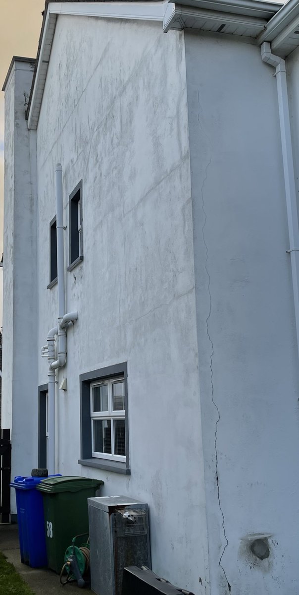 foxymm21's tweet photo. Still digesting the news I got 2 days ago. Though it only confirmed my suspicions &amp; fears all along. This is my property before/after painting in 2014 &amp; today. “Settling cracks”, I was told. “Dodgy plaster work”, I was told.

How stupid was I. Mica.

#micafailedregs #MicaRedress https://t.co/IUC9tluzTM