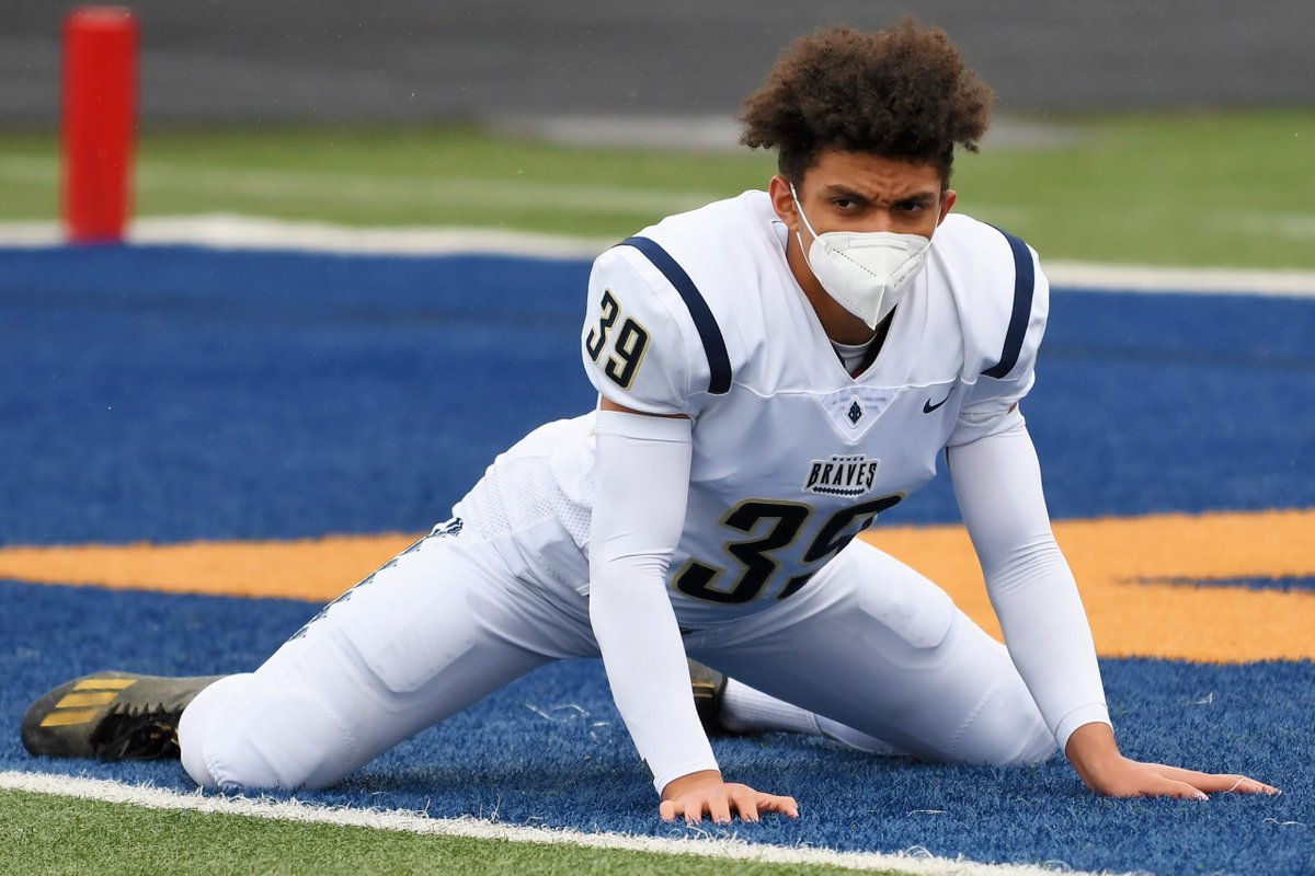 SBLiveOR's tweet photo. 15 Class 4A defensive player of the year candidates in Oregon high school football  #opreps https://t.co/sdIwxQrqr8 https://t.co/AEAXoD0HN0