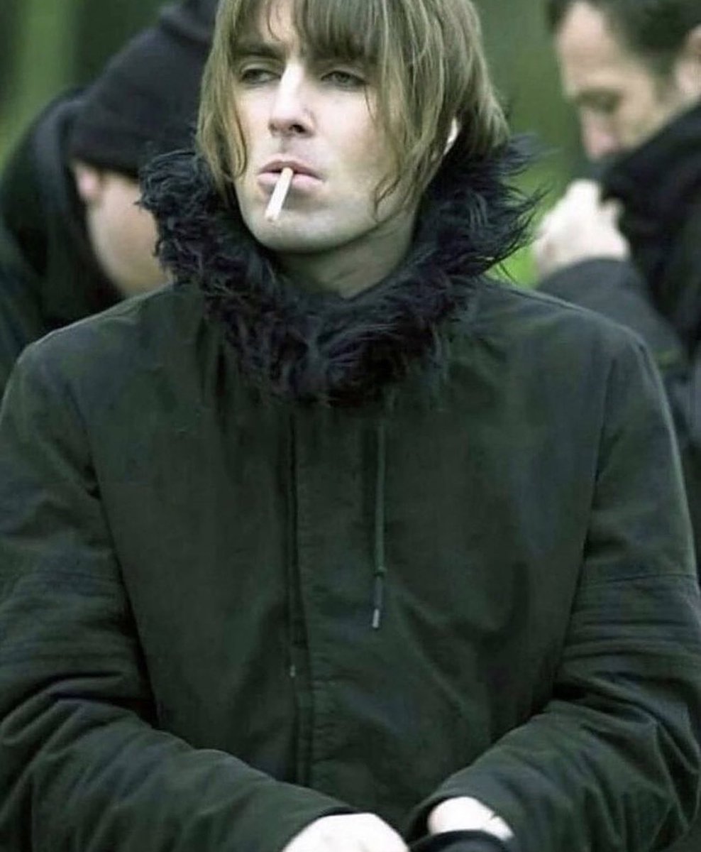 Oasisのリアム・ギャラガーが着るHELMUT LANG。