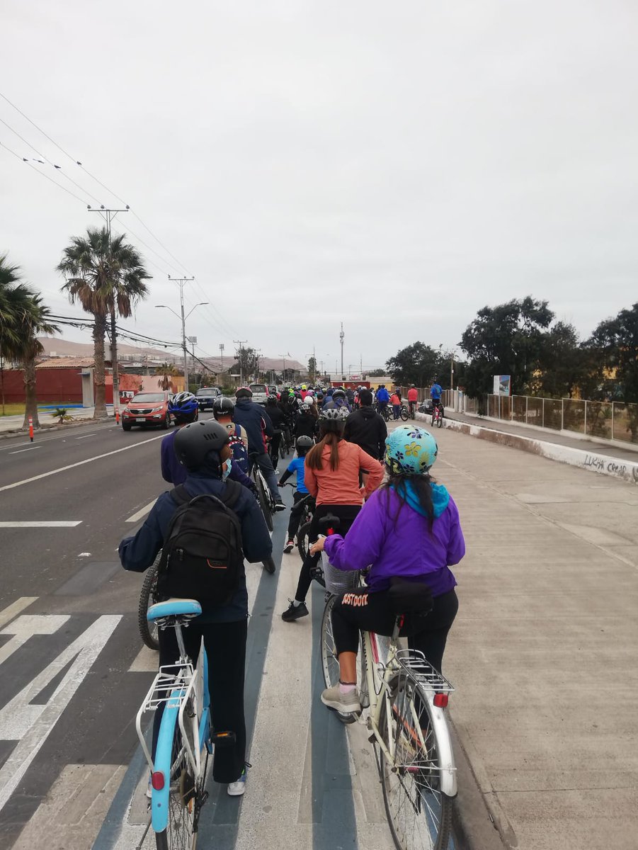 CicloArica's tweet photo. Si el problema a solucionar es la congestión vehicular, la prioridad debe ser el fomentar el uso de otros medios de movilidad (🛴🚲🛺🚌🚶🏽‍♂️) diferentes al auto particular. #piramideinvertida de movilidad https://t.co/uoA5L2jNYY