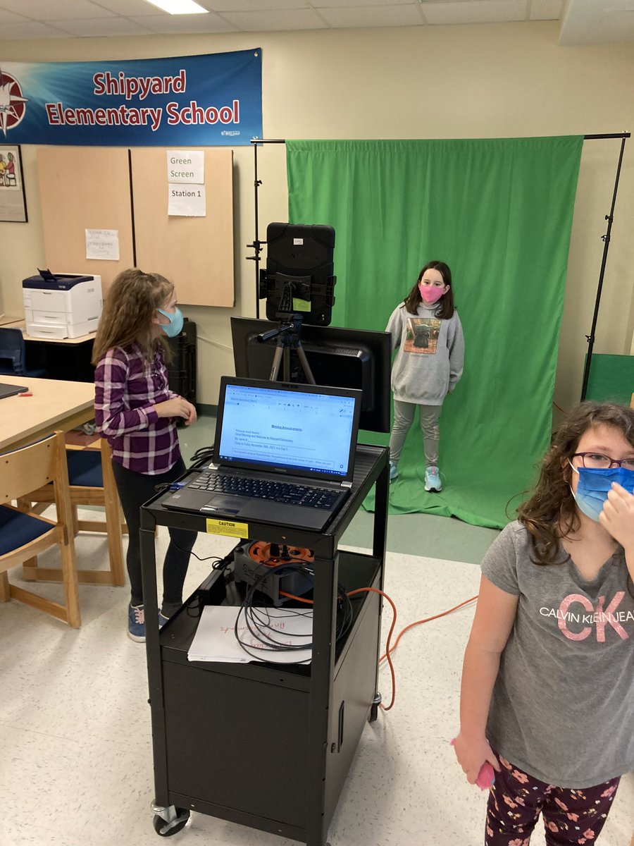 ShipyardP5's tweet photo. Shipyard launch new tech room. The grade 4s were super excited to practice their tech skills. Eight separate stations including a green screen, Istopmotion, Dash Robots, and Makey Makey to name a few are sure to engage students and improve their skills.@CBVRCE_NS @kublekk https://t.co/zFpH7TiewD