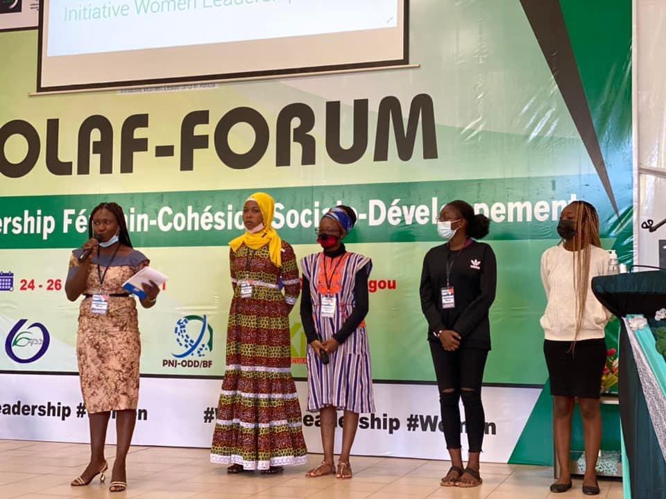 laf_wo's tweet photo. Dans le cadre du #WoLAf Forum, une compétition de projets a été initiée. Il était question pour les  jeunes filles de travailler en équipe pour mûrir toutes ensemble une idée de projet à défendre devant les membres du jury. 

#WoLAf2021
#SIFeD2021
#leadershipfeminin
#WomenInPeace https://t.co/vlzBVoVdJ8