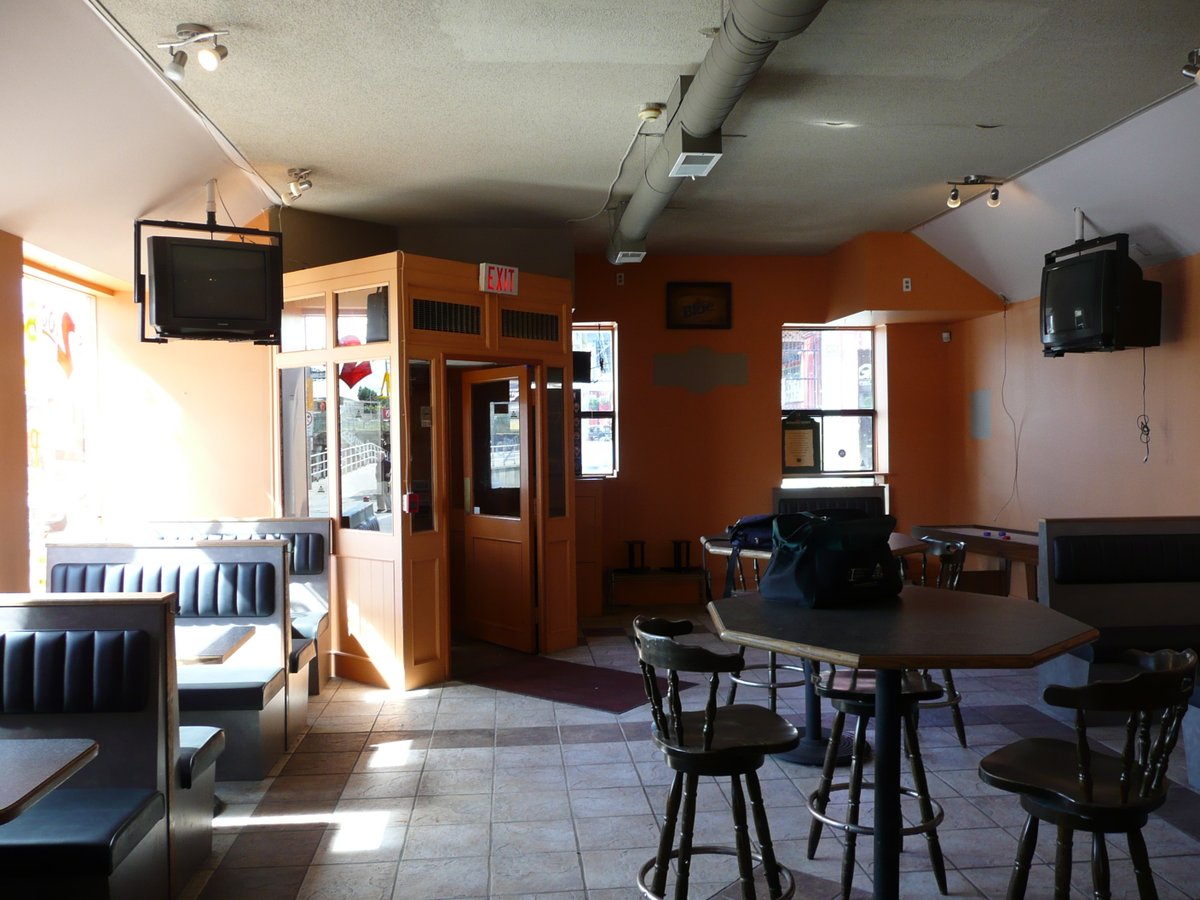 SteveJCordes's tweet photo. Nov 25 marked 10 yrs since @YOU_London opened Cornerstone. A couple before &amp; after pics on the change &amp; some of the life &amp; renewal in this #ldnont landmark. With #employment #education #training &amp;  #hubmodel for youth, it redefined how #affordablehousing -thx 2 all on the journey https://t.co/PInR3RAL6s