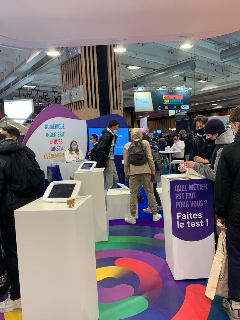 OpcoAtlas's tweet photo. #StationA au salon de @letudiant ⬇️
Pour venir nous voir c'est 🚩 𝐒𝐭𝐚𝐧𝐝 𝐀𝐃𝐌𝟏𝟐
Vous ne pouvez pas aujourd'hui ? Bonne nouvelle : l'Aventure des Métiers c'est encore demain et dimanche https://t.co/YXbgcSmfz7