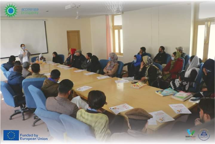 TechValleyPak's tweet photo. Highlights of Ideation to Creation Bootcamp: 
Day 1
𝐆𝐡𝐢𝐳𝐞𝐫, 𝐆𝐢𝐥𝐠𝐢𝐭 𝐁𝐚𝐥𝐭𝐢𝐬𝐭𝐚𝐧
 Amazing enthusiasm showed by all the participants especially women who went above and beyond with their creative thinking skills.

#fasttrackyourgrowth #ideation2creation https://t.co/Ji0KCIujEH