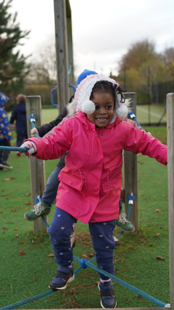 CHSEarlyYears's tweet photo. Chilly mornings in Forest School calls for thick coats, wooly hats and lots of running around! Nothing was going to stop these little ones enjoying the outdoors! #EYFS https://t.co/vhizxtG5ck
