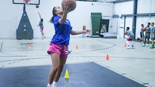 TheRoadPrepAca1's tweet photo. @Majorprep717
Thanksgiving Workout!
Road Boys vs Road Girls - Part 1 was 🔥🔥🔥🔥🔥
@risesportshd 🎥‼️
THE ROAD‼️
🏀Where are you at?!
#TheRoad #MajorPrep #Hard2Guard #A2D #Signal5 #TeamPa #CavoliBarnCrew #AlunnaLearning #TakeOver717 #risesportshd #RecruitMeTV https://t.co/Ch3yVdCgF4