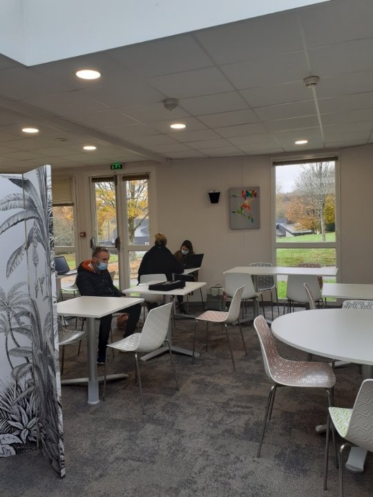 #TousMobilisés ✅ lors de la #SEEPH2021 #Landerneau 
➡️ Visite de la structure <a href="/ScicEsscoat/">ARA HOTEL</a> &amp; Immersion 🕛 pour anticiper les recrutements 2️⃣0️⃣2️⃣2️⃣
#AvecPoleEmploi
