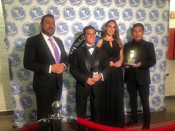 AnuarYamin's tweet image. Gracias @ANLM5 @RosyBuaun #PorlaMañana #MejorPrograma #11añosPLM “Mejor programa de Revista del Estado de México” @TelevisaEdomex