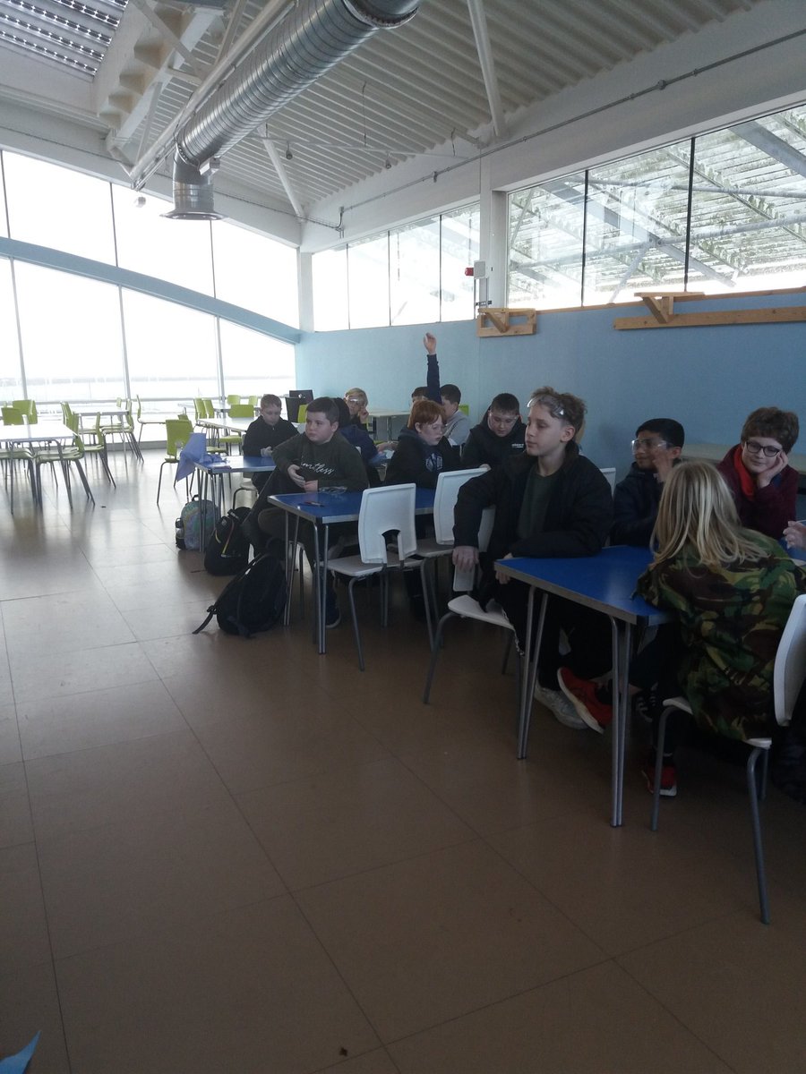 AsquithSue's tweet photo. Afternoon activity at aquarium for 7C #dhsbccw https://t.co/xHX6mQ4uzn