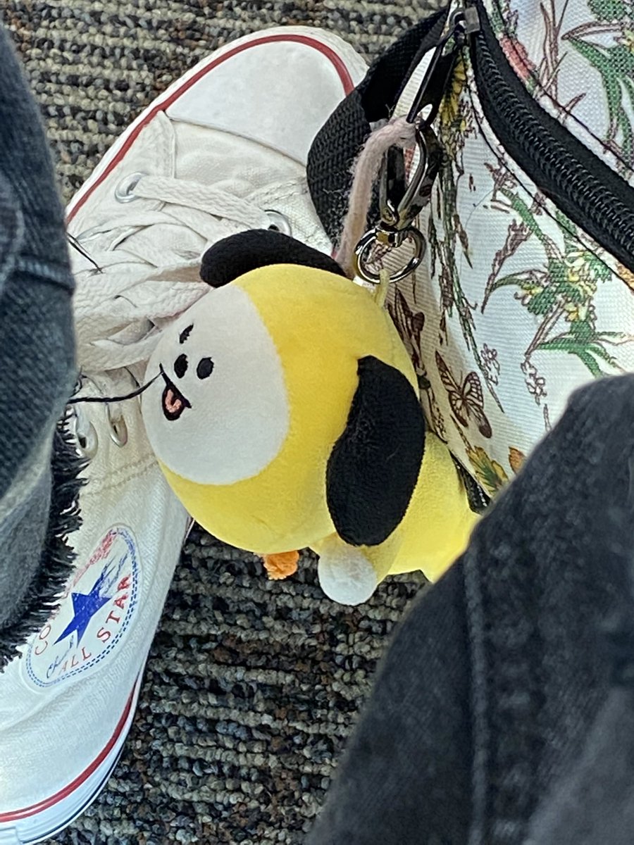 jko0kk's tweet photo. currently at the airport going to la to see the boys !! so excited have a safe flight armys 😫😫 https://t.co/4CuGavSqGX