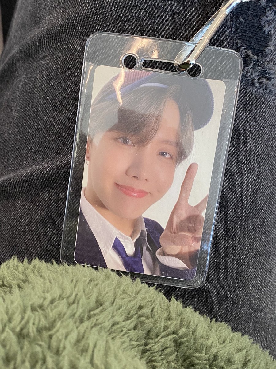 jko0kk's tweet photo. currently at the airport going to la to see the boys !! so excited have a safe flight armys 😫😫 https://t.co/4CuGavSqGX
