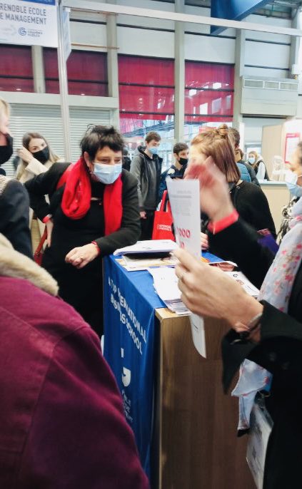acgrenoble's tweet photo. « Vous avez rendez-vous avec l’avenir🚀 »

La rectrice, @HeleneInsel était aujourd’hui au salon de l’étudiant de Grenoble ! 👩‍🎓👨‍🎓

Une rencontre rythmée par des échanges avec des lycéens et des étudiants. 

#JePrepareMonOrientation 🧭 https://t.co/bCi4f7ZdFp