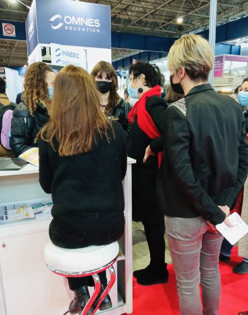 Académie de Grenoble (@acgrenoble) on Twitter photo « Vous avez rendez-vous avec l’avenir🚀 »
La rectrice, <a href="/HeleneInsel/">Hélène Insel</a> était aujourd’hui au salon de l’étudiant de Grenoble ! 👩🎓👨🎓
Une rencontre rythmée par des échanges avec des lycéens et des étudiants.
#JePrepareMonOrientation 🧭 « Vous avez rendez-vous avec l’avenir🚀 »
La rectrice, <a href="/HeleneInsel/">Hélène Insel</a> était aujourd’hui au salon de l’étudiant de Grenoble ! 👩🎓👨🎓
Une rencontre rythmée par des échanges avec des lycéens et des étudiants.
#JePrepareMonOrientation 🧭
