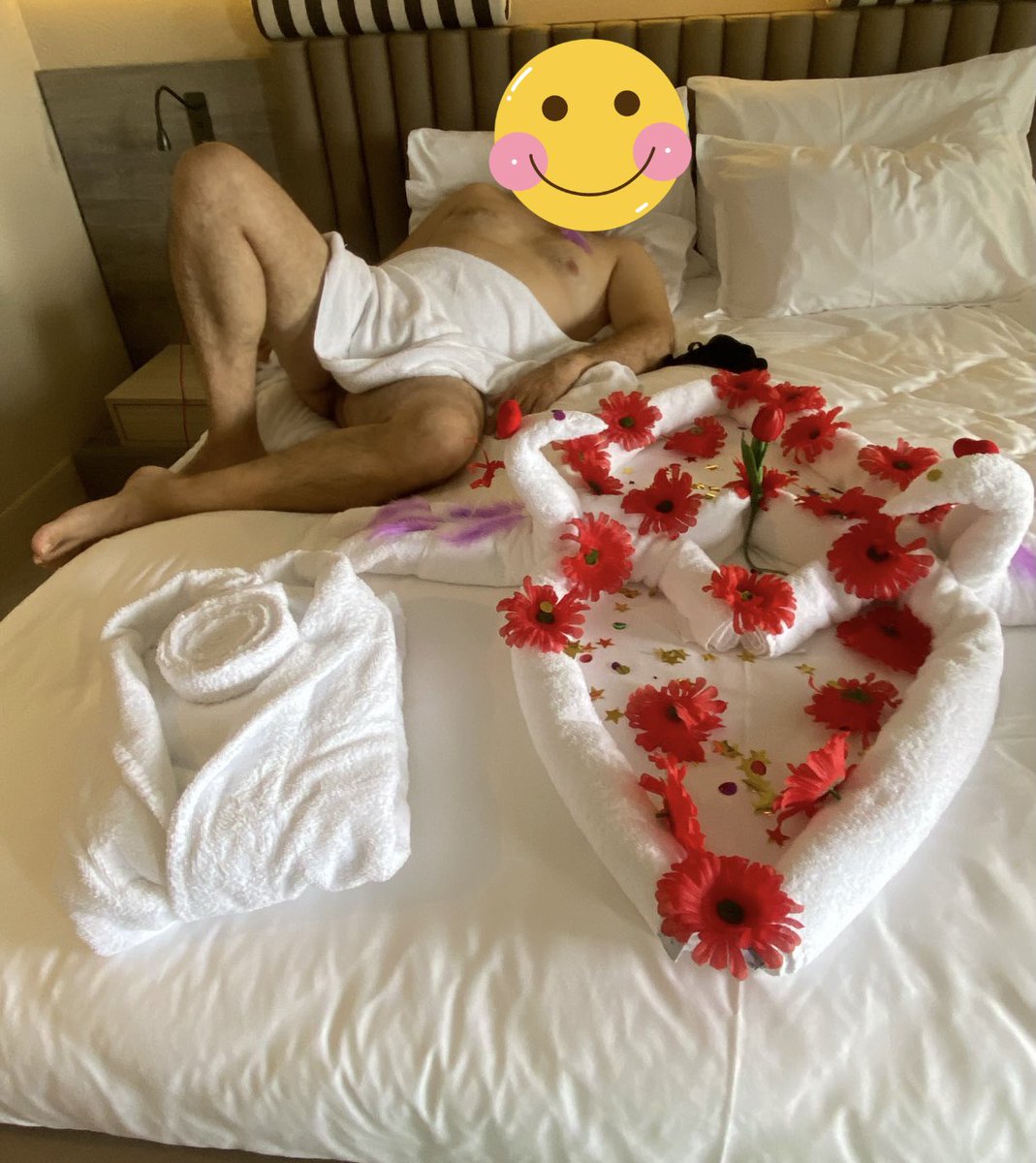 ErY27354582's tweet photo. O zmn hafta sonu başlasın 🥰 kimler nerde hafta sonu bize eşlik etmek isteyen çiftler yada bisexs tekler bekleriz 🥂 https://t.co/E5hnUVUtMj