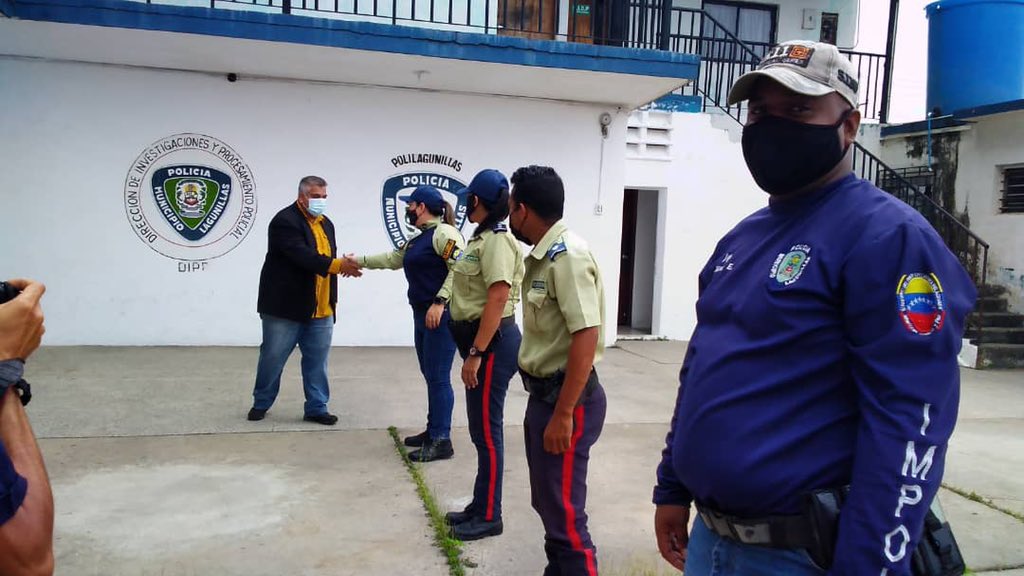 cheolagunillas's tweet photo. Visite las sedes de la Policía Municipal de Lagunillas (Impo) y el Cuerpo de Bomberos.
Una visita cordial, para conversar, socializar, y compartir con los funcionarios de ambas dependencias.
#cheolagunillas #impol #bombero #alcalde #ciudadojeda https://t.co/oX2gQNW7wA