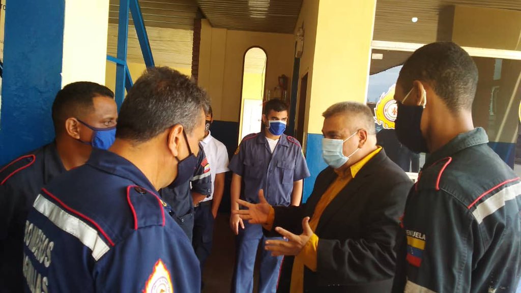 cheolagunillas's tweet photo. Visite las sedes de la Policía Municipal de Lagunillas (Impo) y el Cuerpo de Bomberos.
Una visita cordial, para conversar, socializar, y compartir con los funcionarios de ambas dependencias.
#cheolagunillas #impol #bombero #alcalde #ciudadojeda https://t.co/oX2gQNW7wA