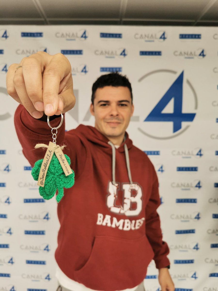 Quiero dar las gracias a <a href="/JoseRoblesELA/">José Robles Ponce</a> por el detalle de enviar este llavero elaborado a mano. Es un auténtico placer sumarme a tu equipo para que puedas recibir la asistencia sanitaria que necesitas. Ejemplo de vida, gracias por aportar tantos valores a esta sociedad¡Fuerza!