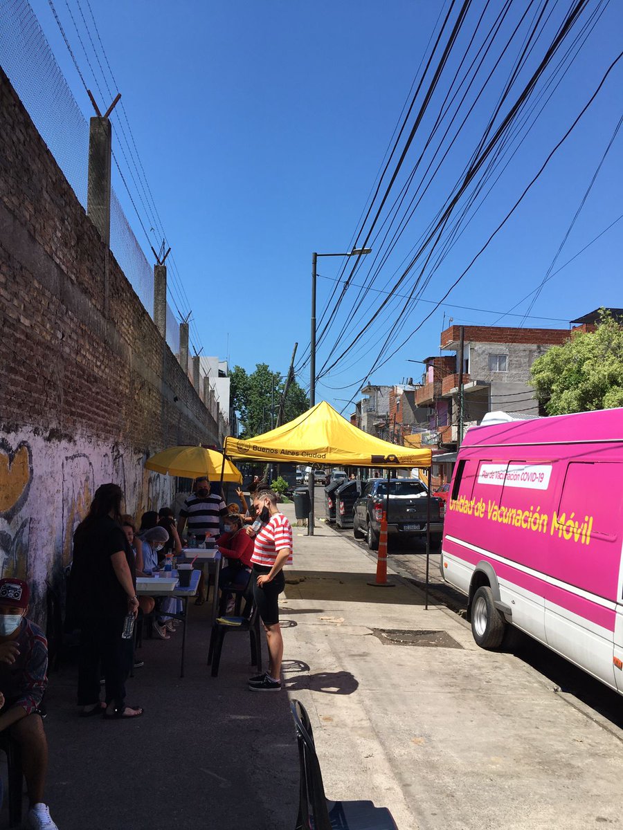 LucasMolla's tweet photo. Unidad de Vacunacion Móvil en Barrio 21 24_ Comuna 4 https://t.co/YKzfkzaJ1m