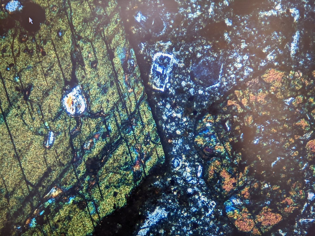 NatStephen's tweet photo. Back with @EarthSciPlymUni this week looking at the enigmatic Breche Rouge from Carboneras, Spain - our #MGeol students are getting ready to analyse this using XRF, #ElectronMicroscopy & CL, to investigate it's complex geological history... https://t.co/o65rgvjbZZ