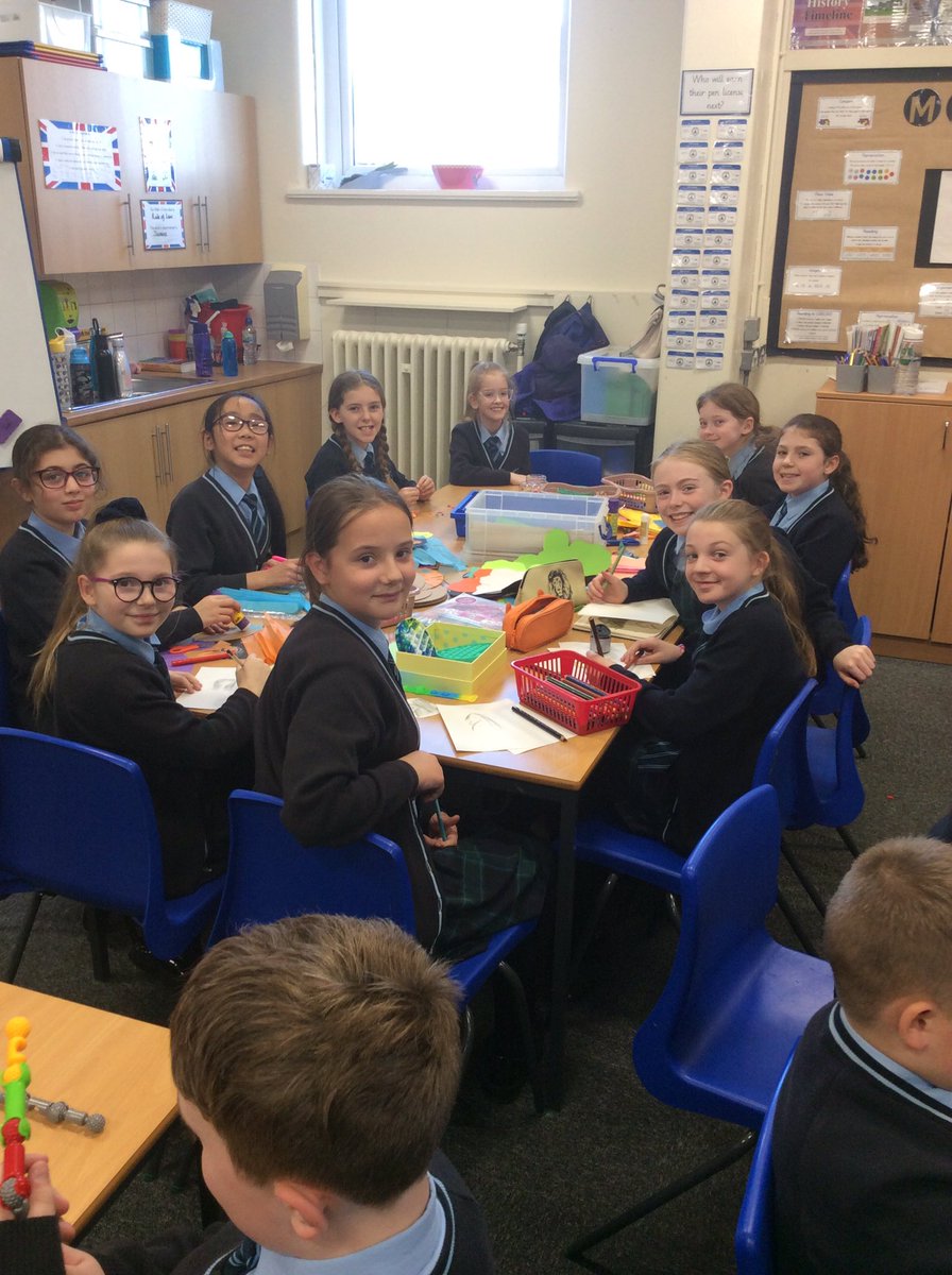 mabsy6a's tweet photo. We had a great time celebrating the fact that everyone in the class has achieved their bronze award 🥉 👏🏻 🌟 https://t.co/hNDZnEIItB