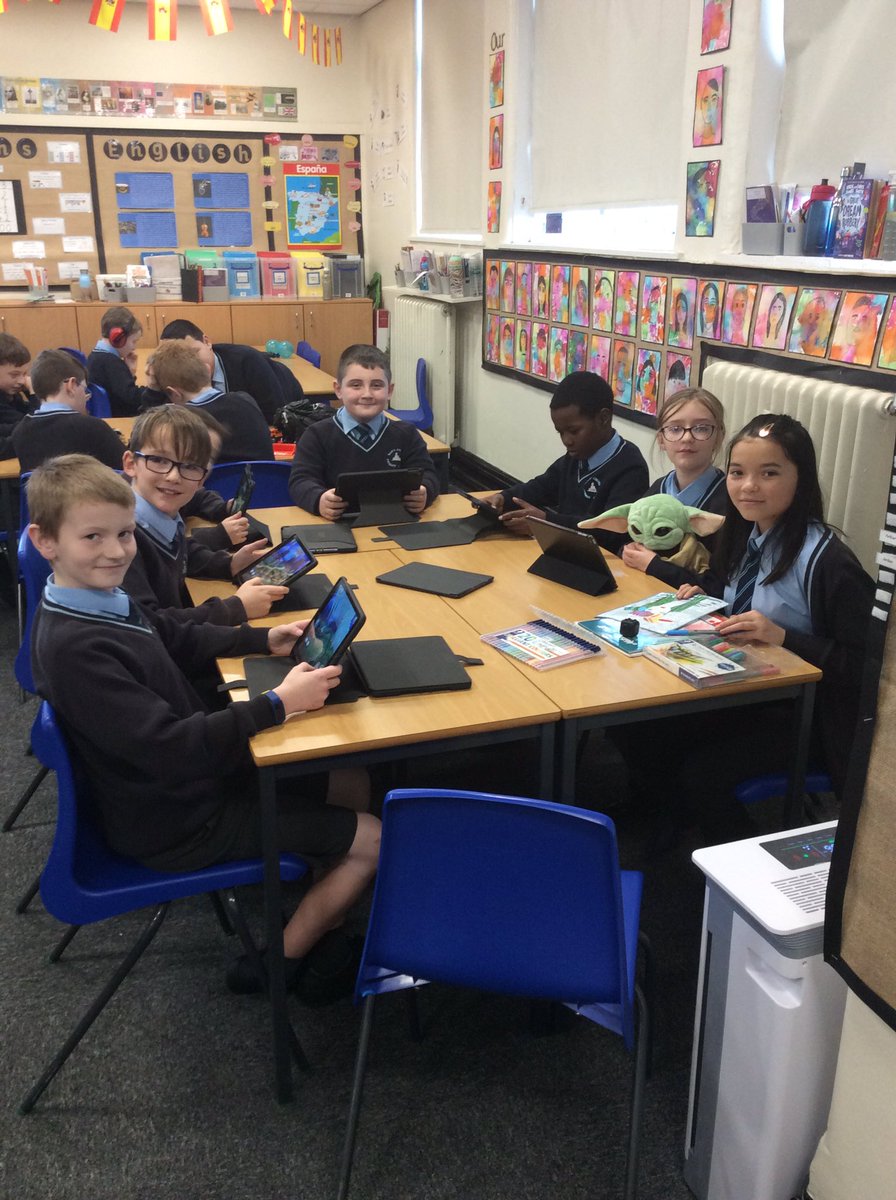 mabsy6a's tweet photo. We had a great time celebrating the fact that everyone in the class has achieved their bronze award 🥉 👏🏻 🌟 https://t.co/hNDZnEIItB