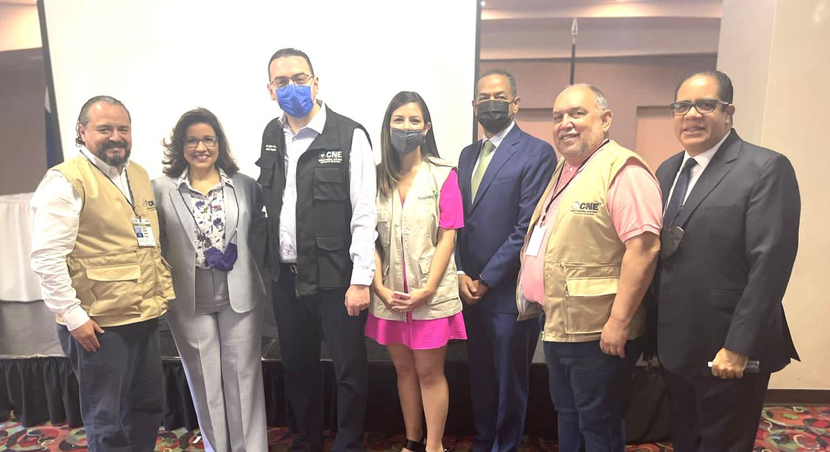 ElicFernandez's tweet photo. Delegación de la COPPPAL junto al Presidente del Consejo Nacional Electoral de Honduras (CNE) Kelvin Aguirre Córdova. @CopppalObserva @copppal_oficial @DoloresGandulfo @alitomorenoc @JCesarValentin #CopppalObserva https://t.co/dls01R8v1S