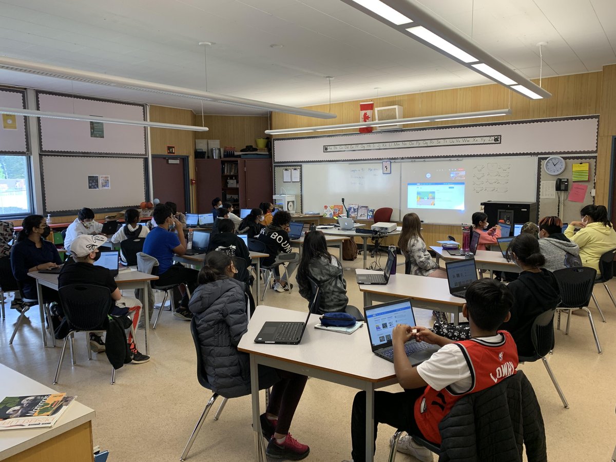 Thank you to Science World (@scienceworldca) for the Tech Up Coding Workshop. Students in Division 3 enjoyed learning the basics of Scratch (@scratch) as they created an interactive greeting card. #sd36learn
