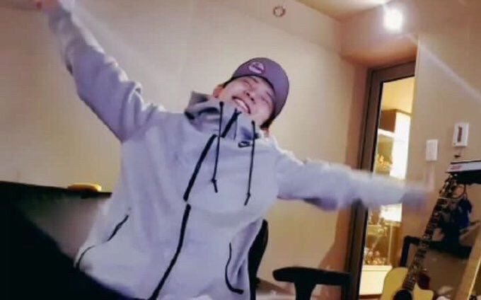 yeoliepwark's tweet photo. Birthday boi!!! Love you to the moon and back <3!!

#OurMeissaChanyeolDay
#HappyChanyeolDay
#찬열아생일축하해 
#항상찬열이편 
#CHANYEOL #찬열 @weareoneEXO https://t.co/pcPWTUZUjY