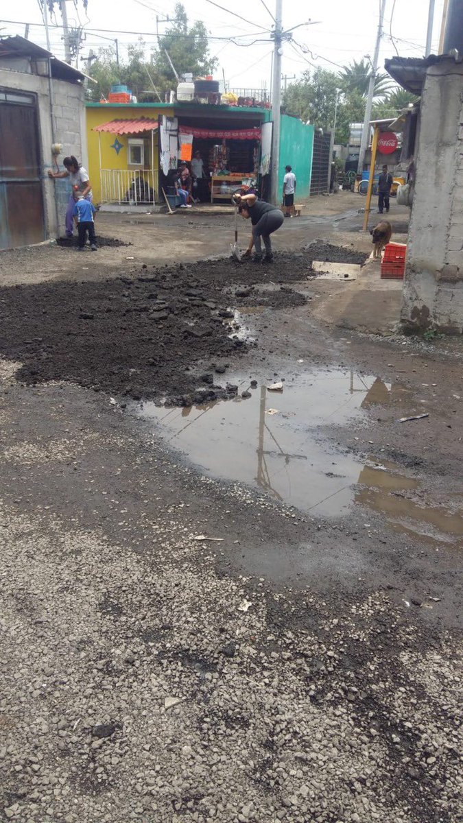 CescRodriguezCh's tweet photo. #SheinbaumAbandonaLaCDMX

Sin apoyo a la salud y seguridad de los mexicanos la CDMX se convierte en un lugar de alto riesgo, @Claudiashein debe dar respuesta y atender a brevedad la demanda de sus habitantes. https://t.co/byZW77iiOd