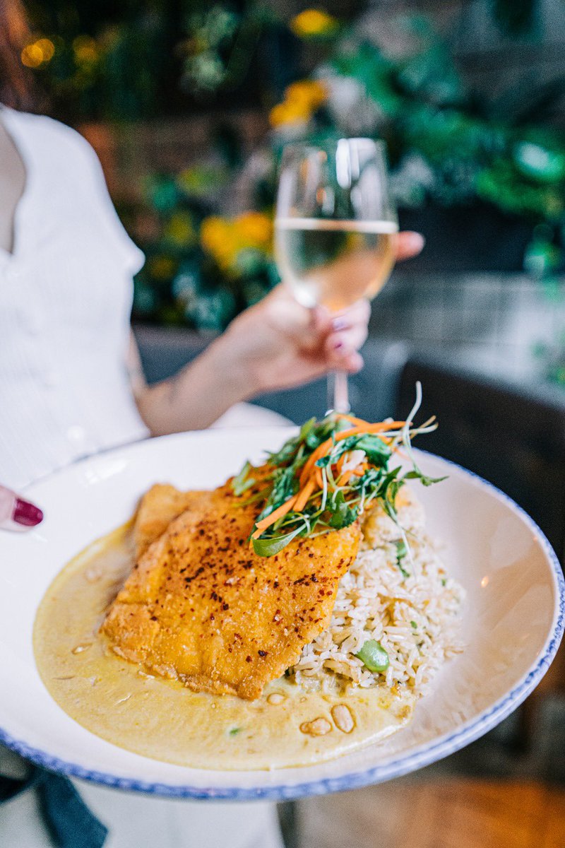 Our healthy take on Chicken Katsu 👌🏼 We prepare it baked with almond crumbs, brown rice on the side with edamame and coconut curry sauce. Yum!

Have a lovely weekend folks 😊

#thecounterhouse #ancoats #manchester