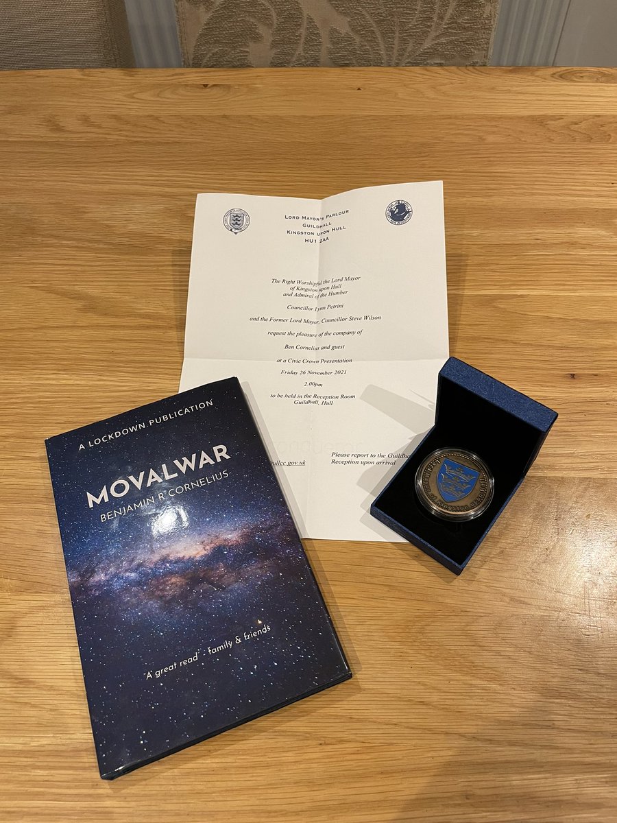 I had a great afternoon at Hull Guildhall as a guest of <a href="/LordHull/">Former Lord Mayor of Kingston Upon Hull</a> &amp; <a href="/lynnpetrini/">Newington Gipsyville</a> to receive my Civic Crown award

<a href="/KingswoodParksP/">Kingswood Parks Primary School</a> <a href="/Kingswood_Acad/">Lift Kingswood</a> <a href="/Kingswood_Eng/">Kingswood English</a> 

#Movalwar #Hull #YoungAuthor