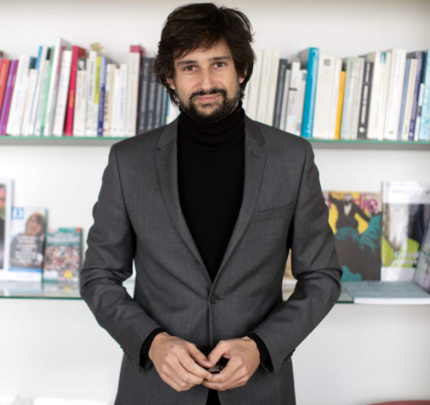 LaurentRiera's tweet photo. "La confiance, ça ne se demande pas ! En la matière, résumait le philosophe Alain, il faut donner d’abord". Très bel article de @DanielAgacinski, qui invite les administrations à passer de la culture de la suspicion à celle de la bonne foi #compublique https://t.co/rdEYkFmmA5 https://t.co/hNudpkBgMP