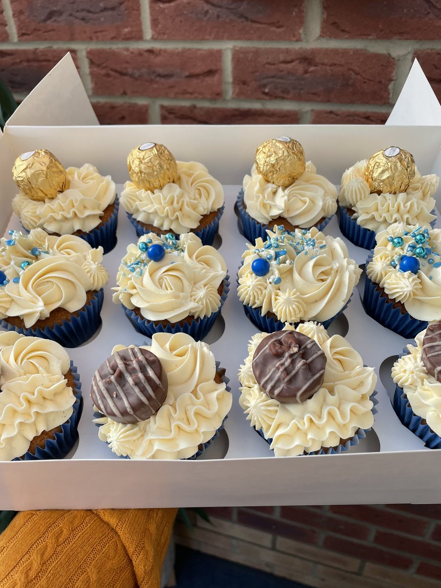 🥳 BIRTHDAY 🥳 Cupcakes with all the birthday girl’s favourite things!

Made with love to celebrate a very Happy Birthday to my mother-in-law xx