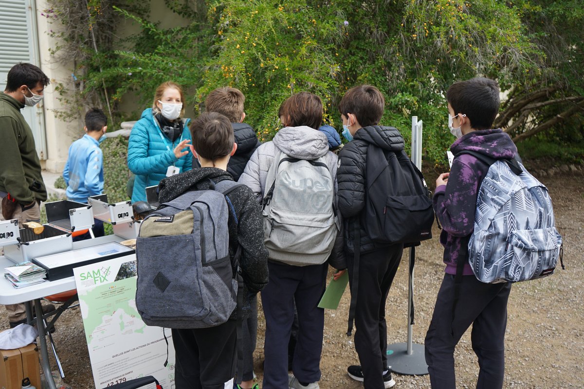 LifeSamfix's tweet image. During the Middle school day, on 23rd of November, 2021, we talked about SAMFIX Life Project at #VillaThuret with a workshop on biological invasions, with insect models, leaflets, a poster about #SAMFIX and the #Xylosandrus.

#middleschoolday #inrae @INRAE_Intl @LIFEprogramme