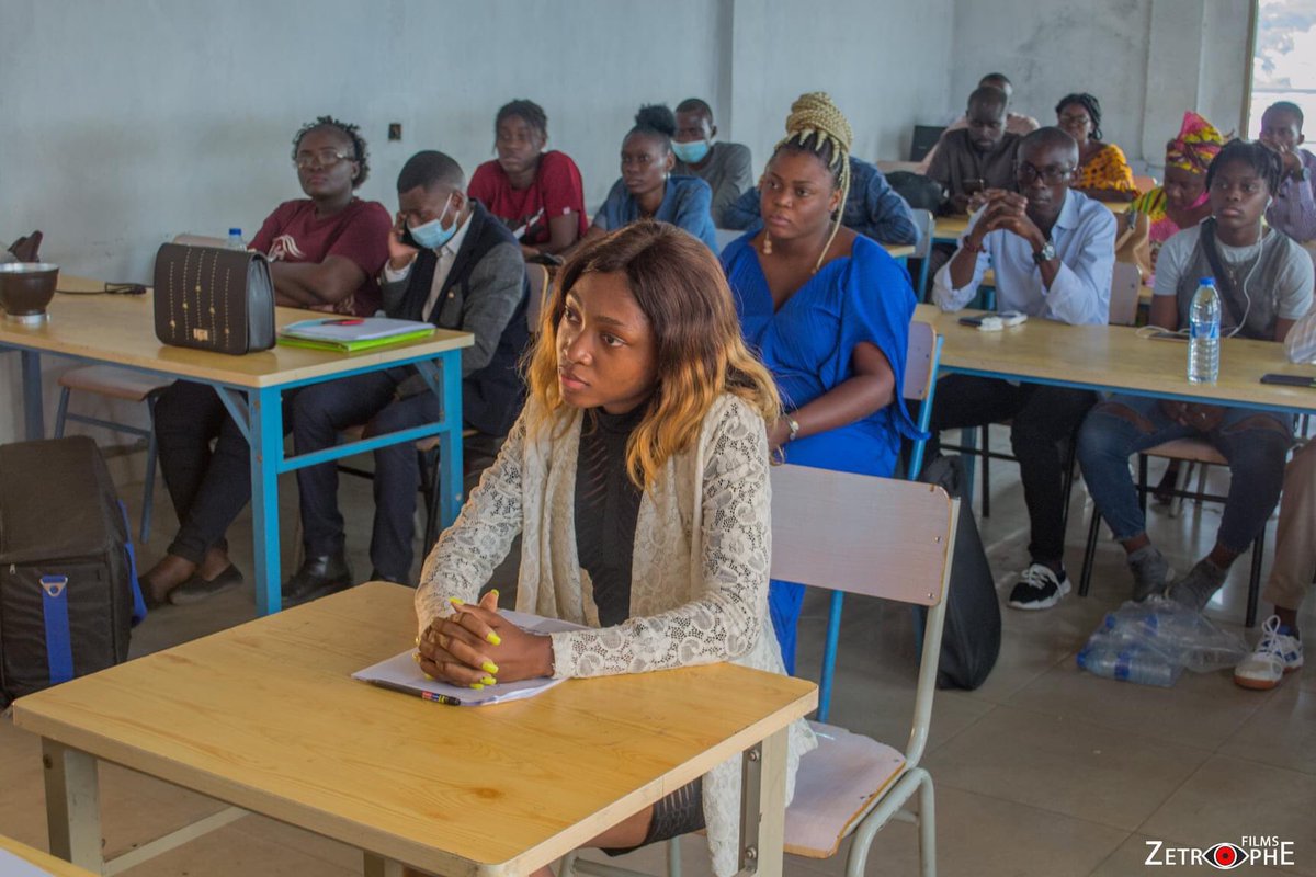 LadyUniv's tweet photo. Retour en images sur la demi-finale du concours #LadyU2020 sous forme de soutenances de projets

Jury: @Cyrilbokilo; @Vanessa_Metou et M. Nganga-Mienanzambi

#LadyUniversities #ChezMoiAuCongo #SmartAndStrong https://t.co/Al0ZRImepn