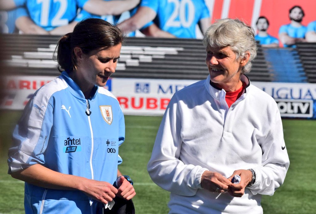 A las risas con Pia Sundhage...
 🇺🇾🤜🤛🇧🇷