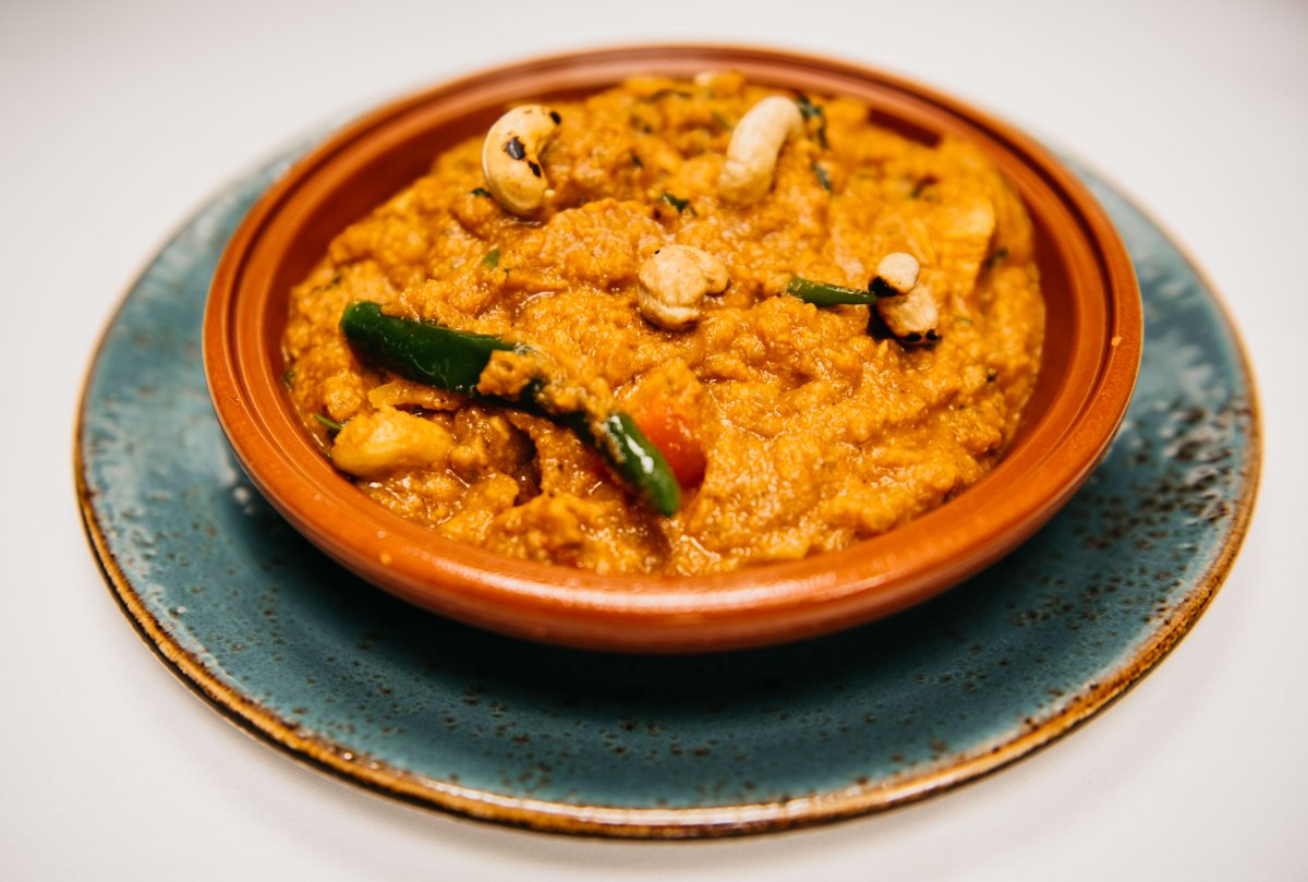 Chicken Cashew - This is a thick, nutty curry of chicken with cashew nuts, grated coconut, garlic, fresh ginger, coriander, onions &amp; green chillies; all cooked in a fairly hot sauce. A simply delicious dish! 😍 #leicester #curry #wigston #indiancuisine