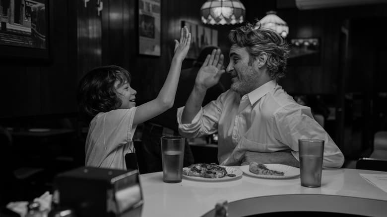 A24's tweet image. Good taste all around. Scarr&apos;s Pizza x C&apos;mon C&apos;mon Tees now available in the A24 Shop, with proceeds going to NYC’s Hamilton-Madison House.

Swing by Orchard Street this weekend for a slice in the special C’mon C’mon box ♨️

a24.shop/ScarrsCmonCmon