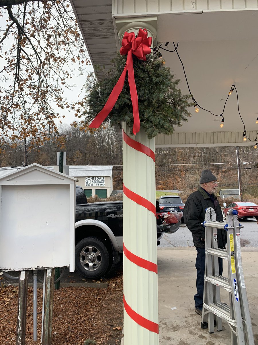 HonesdaleRotary's tweet photo. Hardy Rotarians spent the morning decorating the Fred R. Miller Pavilion on Main Street in Honesdale ahead of the upcoming Holiday season https://t.co/3YjQUppcia