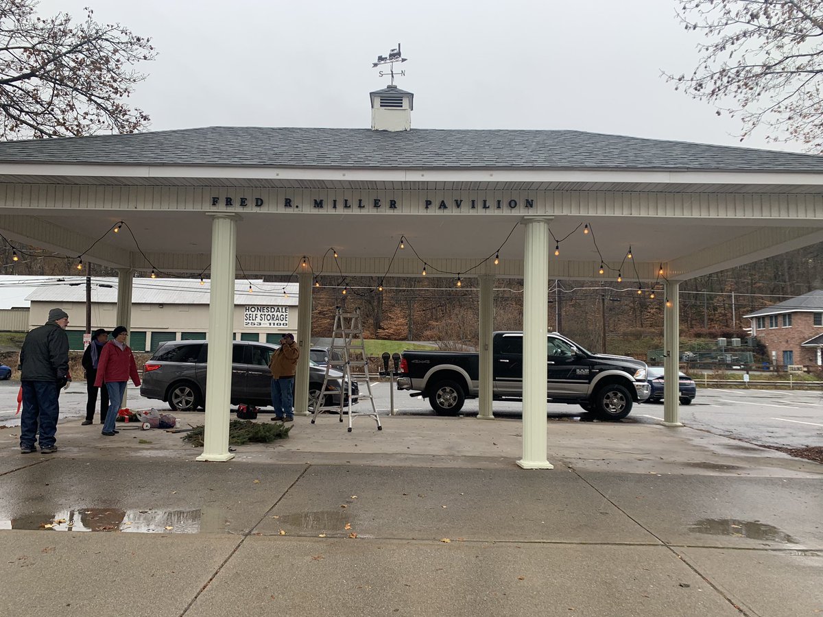 HonesdaleRotary's tweet photo. Hardy Rotarians spent the morning decorating the Fred R. Miller Pavilion on Main Street in Honesdale ahead of the upcoming Holiday season https://t.co/3YjQUppcia