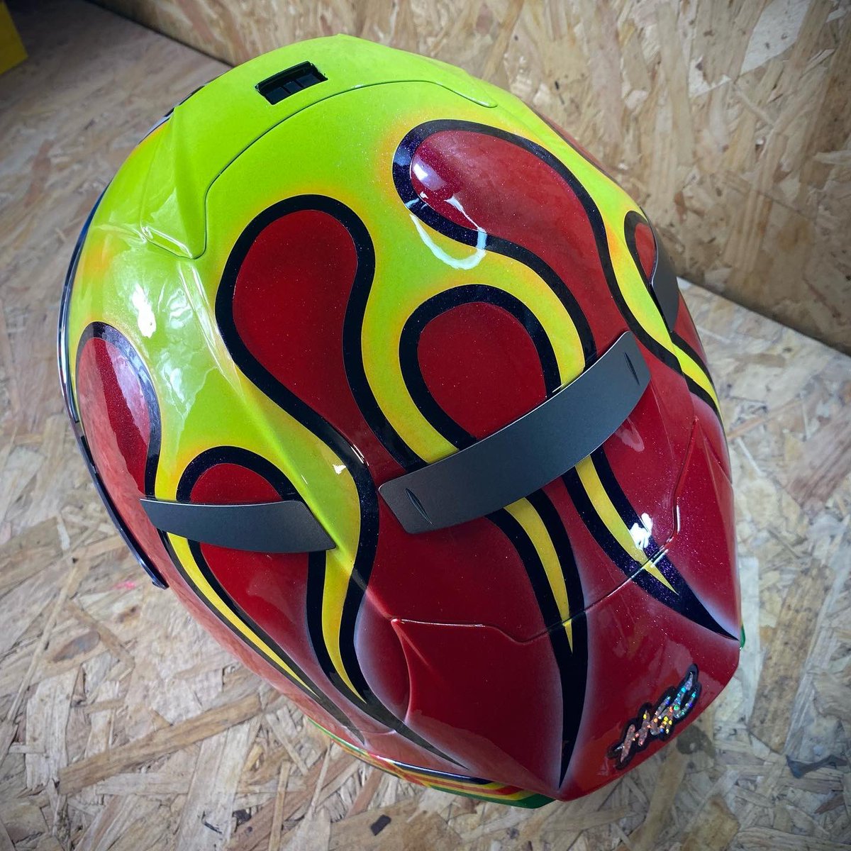 GibsonHaydon's tweet photo. Flame job! #hgconcepts #hgc #shoei #custompaintwork https://t.co/EV0RMnsN9f