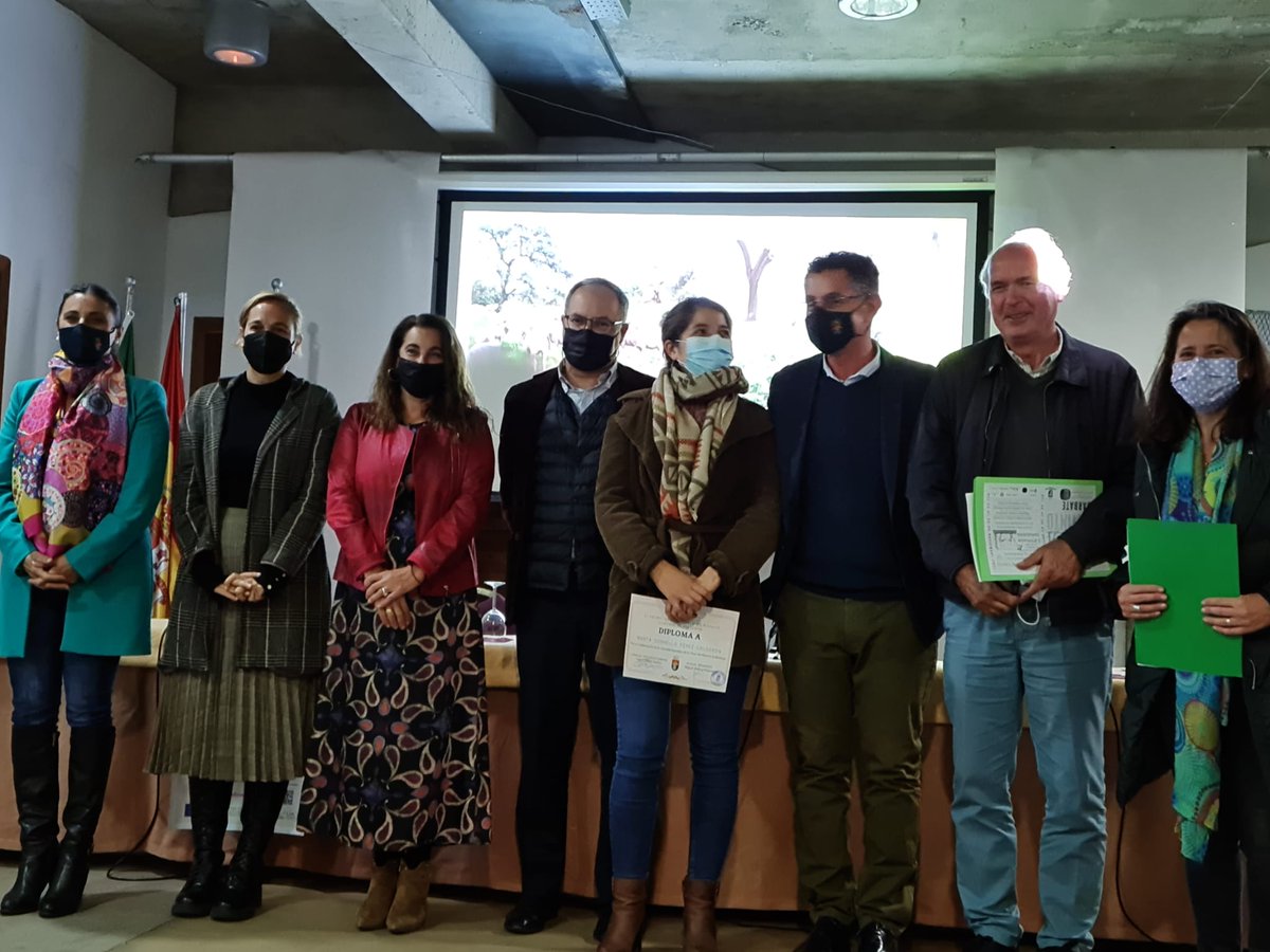 ganaderasextens's tweet photo. Primera Jornada Ganadera en Barbate. Situación y perspectiva de la #ganaderíaxtensiva. Una gran tarde con unas ponencias magistrales. Gracias al Ayto. de Barbate, Andalucía Emprende Cádiz, @fundacion_savia  y magníficos ponentes. https://t.co/HqFSwAuAmg